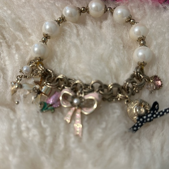 Betsey Johnson charm bracelet - Picture 2 of 2